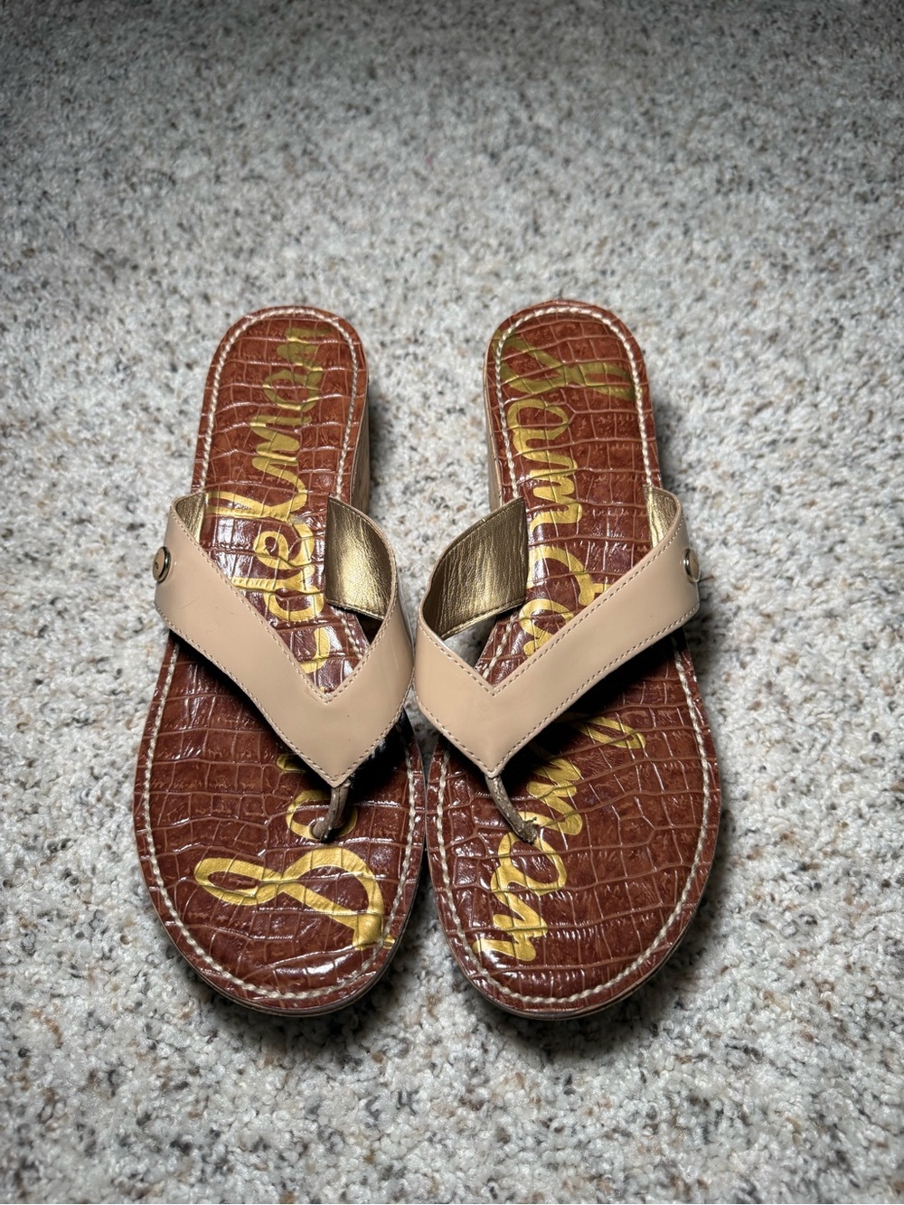 Sam Edelman Beige and Tan Croc-Texture Thong Sandal Wedges Beachy Casual Shoe